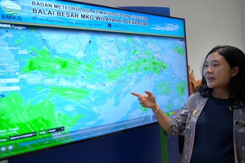 BMKG ingatkan masyarakat waspada cuaca ekstrem dampak siklon 93S