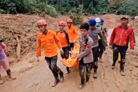 Data terbaru: Korban meninggal bencana Sumatera mencapai 964 orang