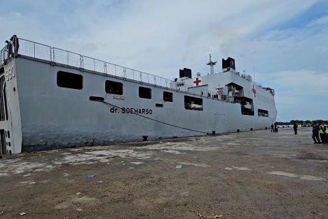 Gratis, KRI DR Soeharso 990 siap layani kesehatan korban banjir Aceh
