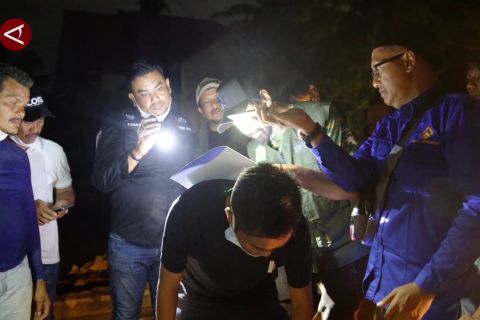 Gubernur Muzakir tembus Aceh tamiang bawa bantuan 30 ton sembako