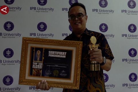 Himpunan Alumni IPB berikan penghargaan kepada 100 alumni terkemuka