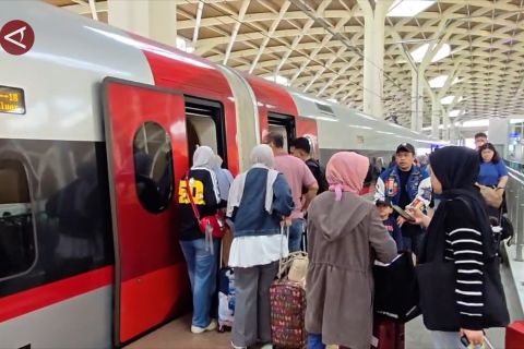 Jumlah penumpang Whoosh tembus 24 ribu saat libur natal