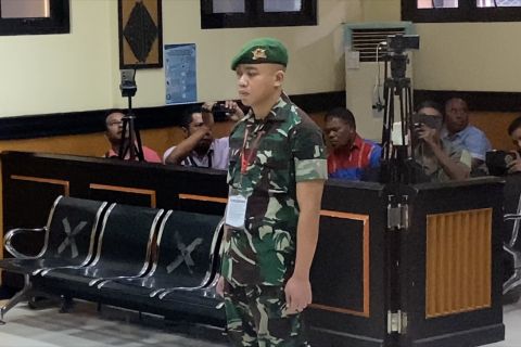 Lettu Ahmad Faisal  dituntut penjara, dipecat dari dinas militer