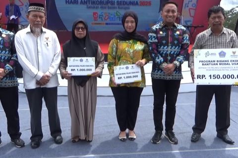 Baznas salurkan bantuan modal bagi 110 pelaku UMKM di Kota Kendari