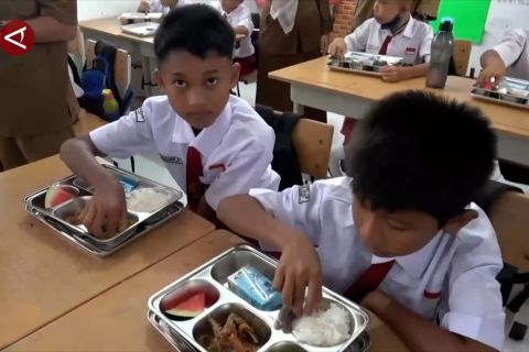 Pemerintah kucurkan anggaran MBG Rp900 miliar per hari mulai 2026