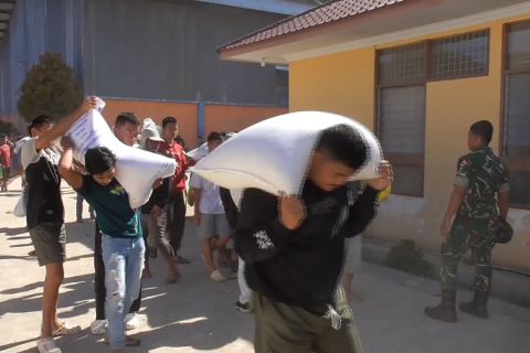 Mentan pastikan pasokan beras tiga kali lipat untuk daerah bencana