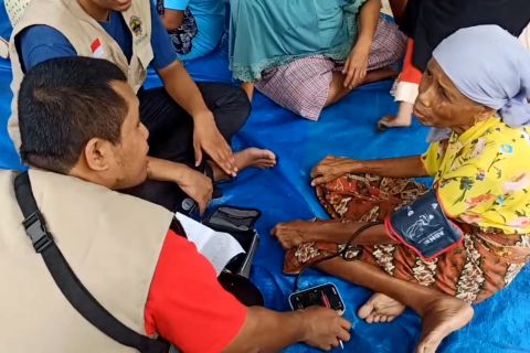 Tim Kesehatan jemput bola layanan ke lokasi bencana di Padang