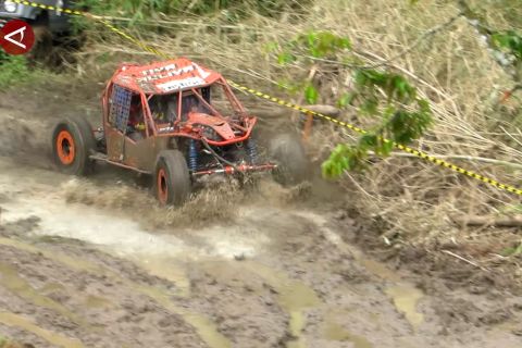 Uji nyali sambil menikmati alam di Jember Offroad Expedition