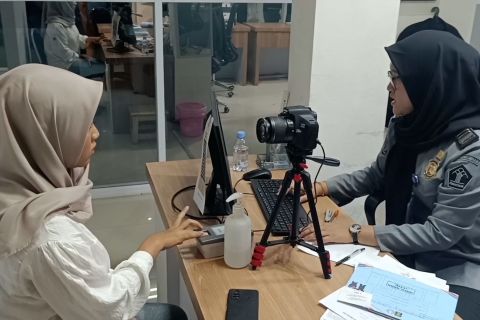 Permohonan paspor elektronik 5 tahun dominasi layanan Ditjenim Jatim