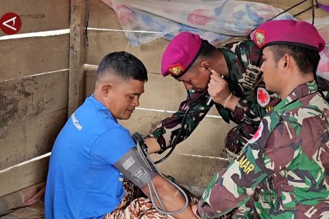 Tempuh 76 KM, Satgas Bencana AL tembus Aceh Utara untuk tangani korban