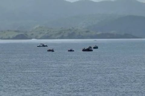 Tim SAR kerahkan penyelam cari tiga WNA Spanyol di Pulau Padar