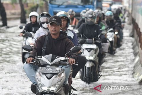 Rob diprediksi landa pesisir Jakarta selama sepekan awal Januari 2026