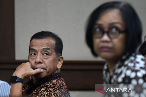 Sidang PK mantan Dirut Garuda Indonesia Emirsyah Satar ditunda sepekan
