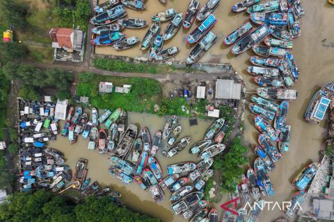 HNSI Batang minta nelayan pantura waspadai gelombang tinggi dan angin kencang