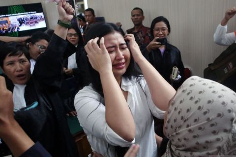 Sidang vonis terdakwa kasus penghasutan pembakaran Gedung Mabes Polri, Laras Faizati