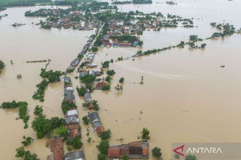 Karawang diterjang banjir, 6.596 warga di 13 kecamatan terdampak