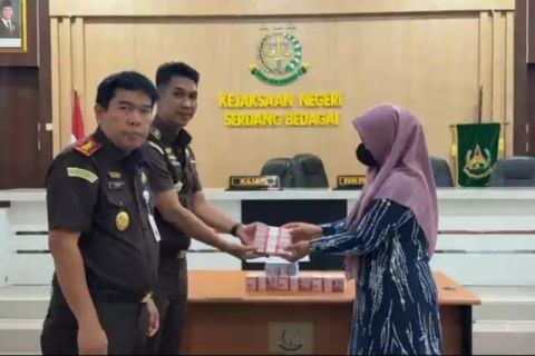 Kejari Sergai terima kerugian negara Rp450 juta dari Selamat