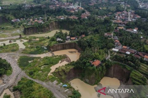 Pemprov Banten tutup paksa 43 lokasi tambang galian C ilegal