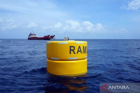 Pemasangan Mooring Buoy di Raja Ampat untuk melindungi terumbu karang