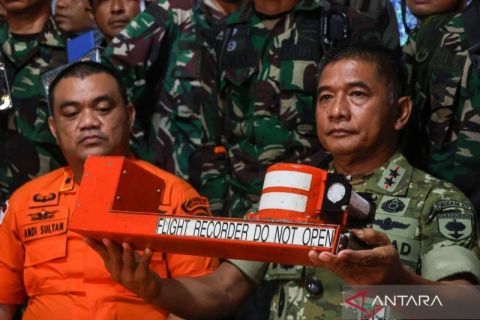 Tim SAR gabungan telah menemukan kotak hitam pesawat ATR 42-500