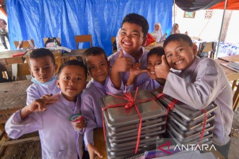 Bangkit Sumatera: MBG jangkau sekolah terdampak bencana di Sumatera Barat