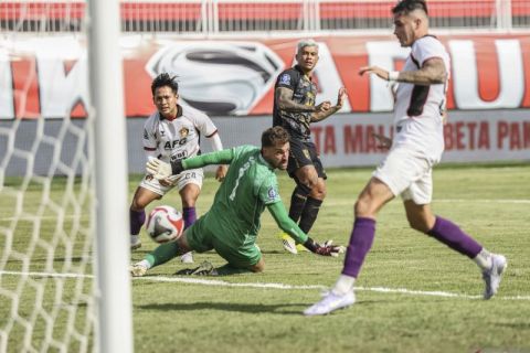 Malut United gilas Persik Kediri 4-0