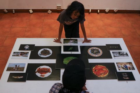 Pameran foto seri Nyeser Paseser di Surabaya