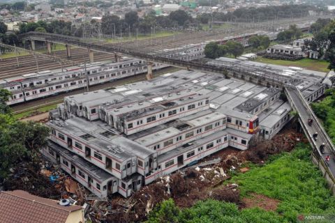 Gerbong kereta api tidak layak operasi