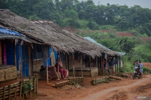 Penyintas banjir bandang Lebak tahun 2020 masih tinggal di huntara