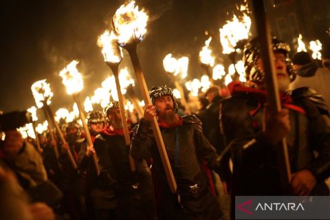 Spektakuler! Festival Viking Up Helly Aa kembali digelar di di Kepulauan Shetland