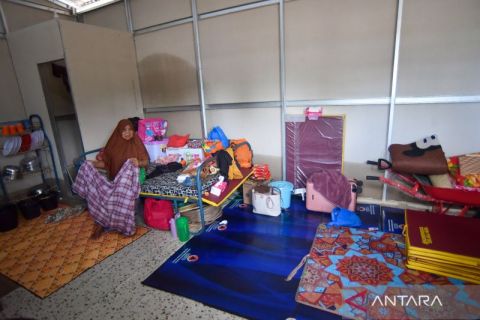 Penyintas bencana mulai tempati huntara di Padang Pariaman