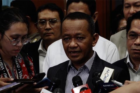 Bahlil umumkan pemerintah akan stop impor BBM pada tahun 2027