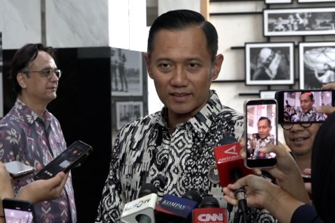 Menko AHY dan Menkeu Purbaya bahas restrukturisasi utang Whoosh