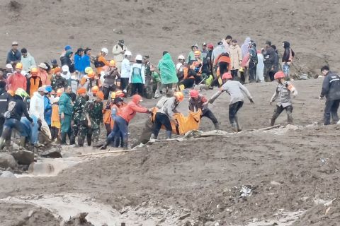 Basarnas lakukan asesmen longsor Cisarua, evakuasi dilanjutkan besok