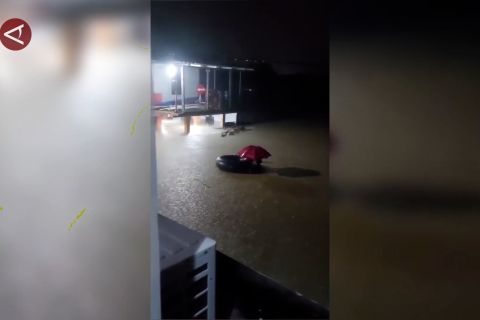 Diguyur hujan deras, Semarang diterjang banjir