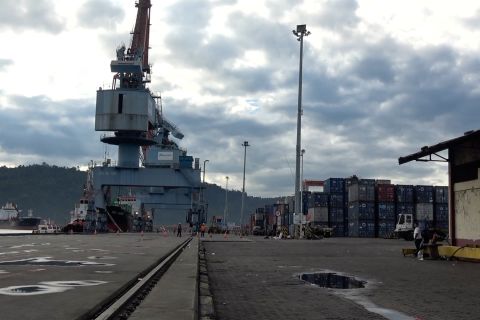 Ekspor Sumbar via Pelabuhan Teluk Bayur meningkat Rp9 triliun di 2025