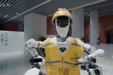Intip kecanggihan robot kurir humanoid buatan China