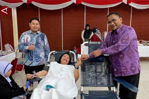 KBRI Kuala Lumpur donor darah sambut Hari Bhakti Imigrasi ke-76