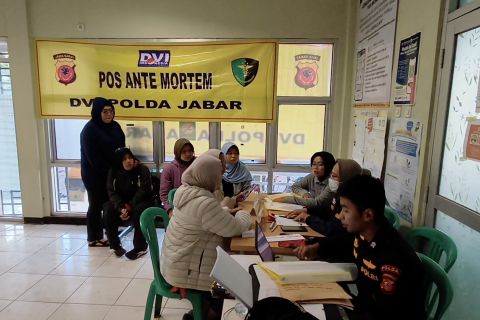 Longsor Cisarua, Tim DVI catat 10 kantung jenazah dan 71 orang hilang