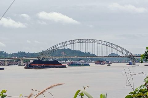 Pelayaran Sungai Mahakam diperketat imbas kapal tabrak pilar jembatan