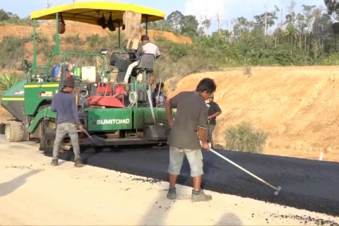Pembangunan jalan Trans Kalimantan buka akses ke pedalaman