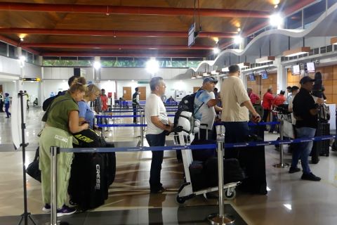 Pergerakan pesawat di Bandara Pattimura naik 10% saat libur tahun baru