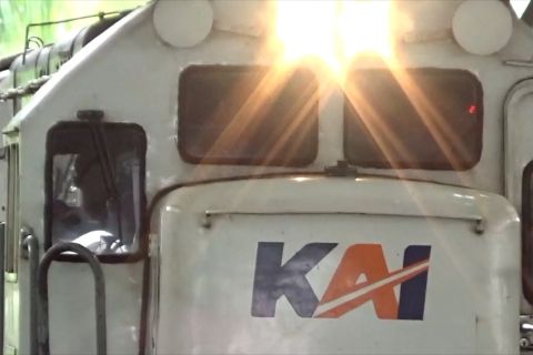 Ribuan penumpang KA Daop 8 batalkan tiket akibat banjir di Pekalongan