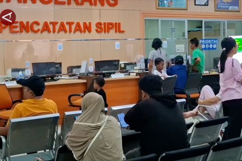 Pemkot Tangerang persilahkan warga urus dokumen rusak karena banjir