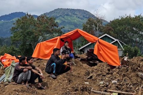 Warga di Aceh Tengah bertahan di pengungsian menunggu hunian baru