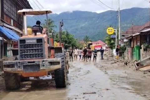 Tahun berganti, banjir bandang terus terjadi di Pasar Maninjau, Agam