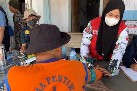 Penyintas bencana di Malalak manfaatkan layanan kesehatan gratis PMI