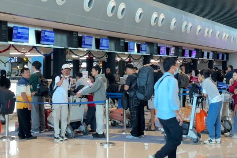 30.000 penumpang padati Bandara Sultan Hasanuddin di puncak arus balik
