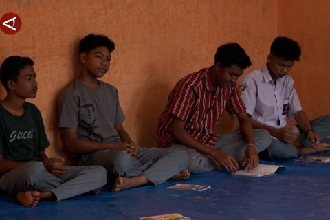 Mendikdasmen: Pemerintah bantu beli meja-kursi untuk kelas darurat