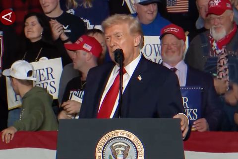 Trump sebut armada besar bergerak menuju Iran